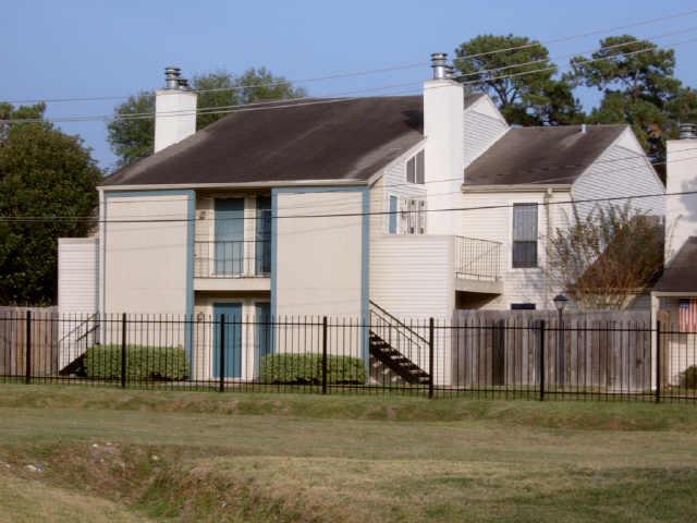 front view of house with a yard