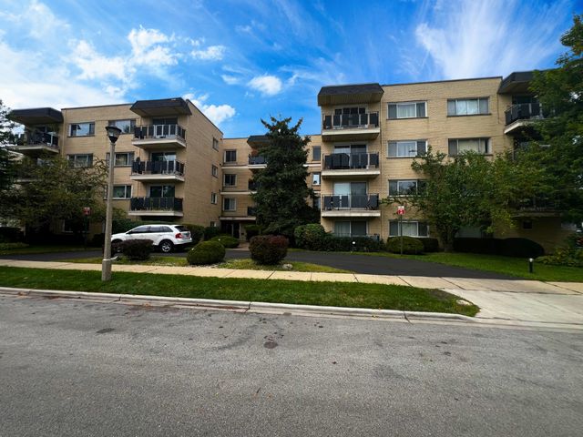 $2,400 | 8230 Elmwood Avenue, Unit 405 | Skokie