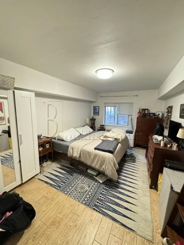 $2,200 | 24-29 43rd Street, Unit 1R | Astoria