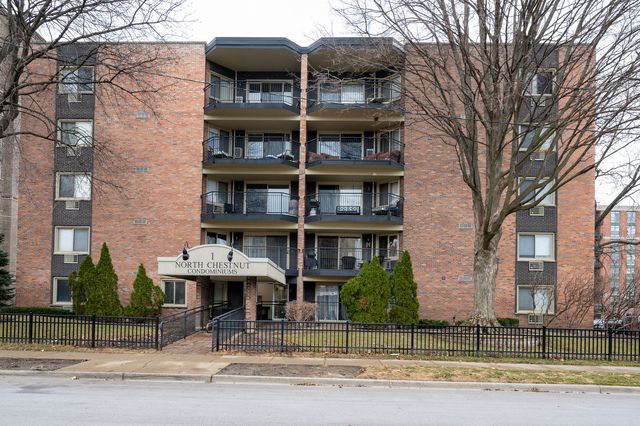 $2,000 | 1 North Chestnut Avenue, Unit 1G | Arlington Heights