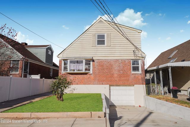 $928,000 | 149 Chandler Avenue | Westerleigh