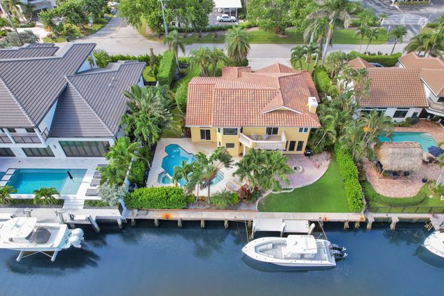 $3,100,000 | 923 Dogwood Drive | Tropic Isle