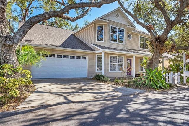 $575,000 | 2305 63rd Street West | West Bradenton