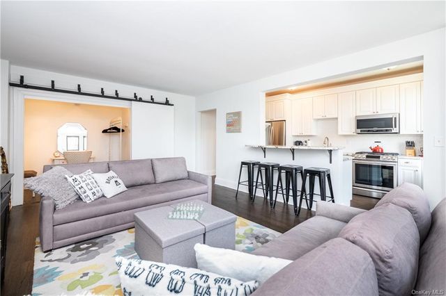 $2,200 | 11 Alden Road, Unit 4J