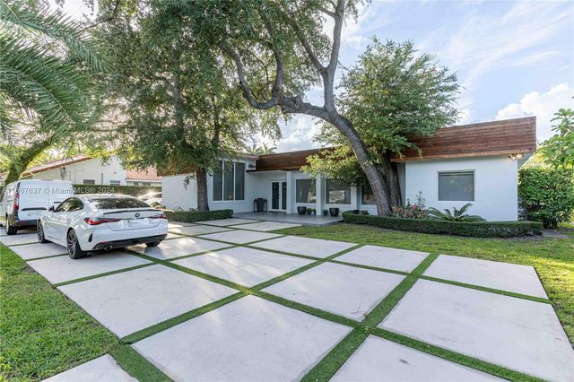 $2,500,000 | 6871 Sunset Drive | South Miami