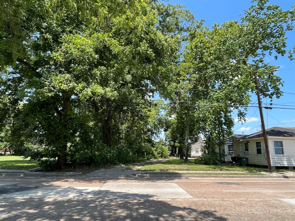 Welcome to 5505 Hardy St. According to the survey, left-side of the property begins at the left-side of the driveway intern and ends at the telephone pole on the right-hand side. Property is 50ft wide x 100ft deep.