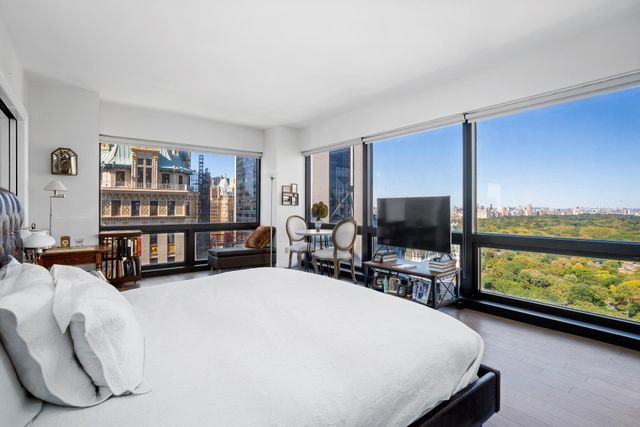 $3,100,000 | 721 5th Avenue, Unit 33G | Midtown East