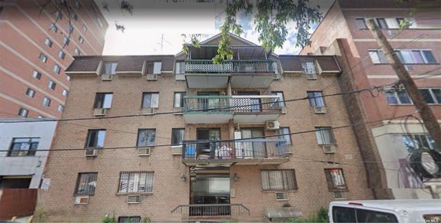 $699,000 | 132-18 Avery Avenue, Unit 4D | Flushing