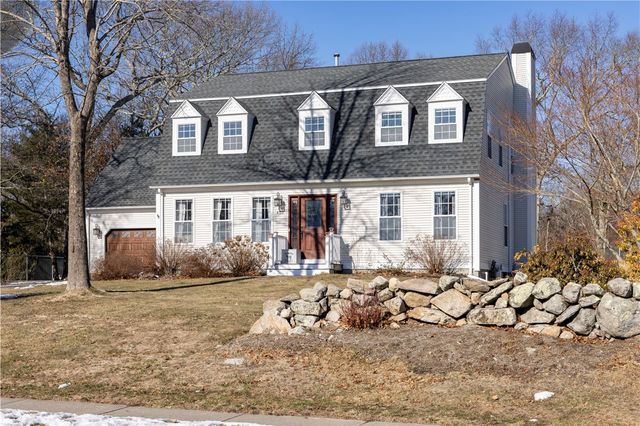 $749,900 | 450 Chestnut Hill Road | South Kingstown