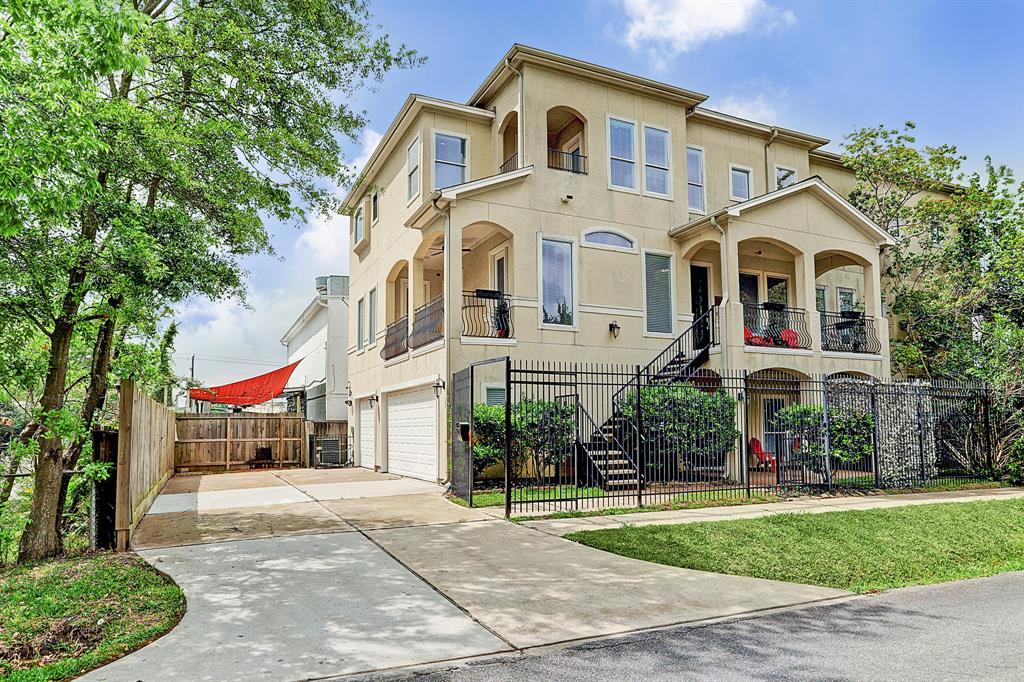 3 Car garage, 3 patios and a small yard....ticks all the boxes and is inner loop!