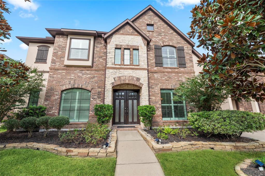 Welcome home to 3418 Antelope Creek Lane of Pine Mill Ranch.