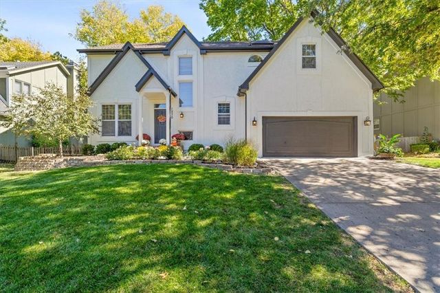 $425,000 | 1270 East Sheridan Bridge Lane | Olathe