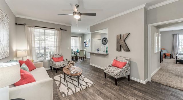 $1,138 | 938 Kingwood Drive, Unit 418 | Kingwood West