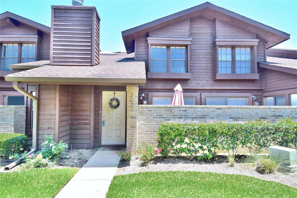 This home is nestled in an unbeatable location in the heart of Sugar Land and it's nestled to great schools including Clements High! "Currently Occupied"