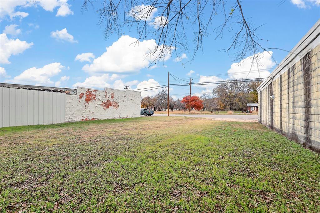 a view of an outdoor space and a yard