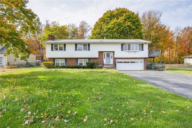 $390,000 | 5552 Birchwood Drive | Hamburg