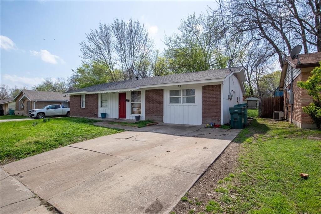 front view of house with a yard