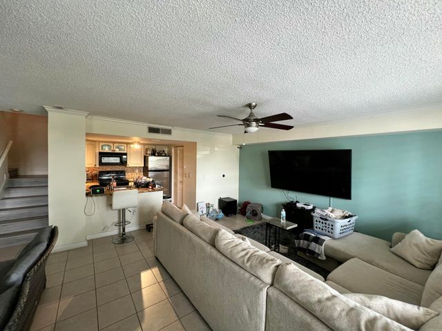 $209,900 | 1707 Village Boulevard, Unit 109 | The Villages of Palm Beach Lakes