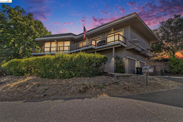 $2,249,000 | 3123 Indian Way | Burton Valley