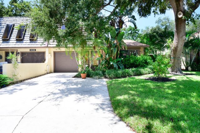 $595,000 | 1085 Raintree Drive | Palm Beach Gardens