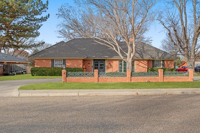 $450,000 | 1202 Prairie Drive | Dalhart