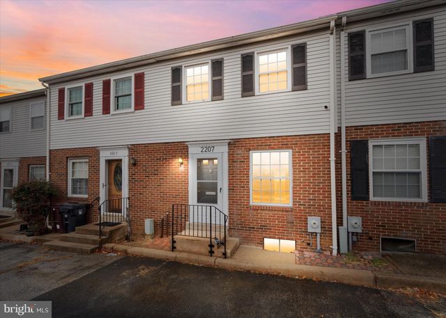 $259,900 | 2207 Pyle Street | The Flats