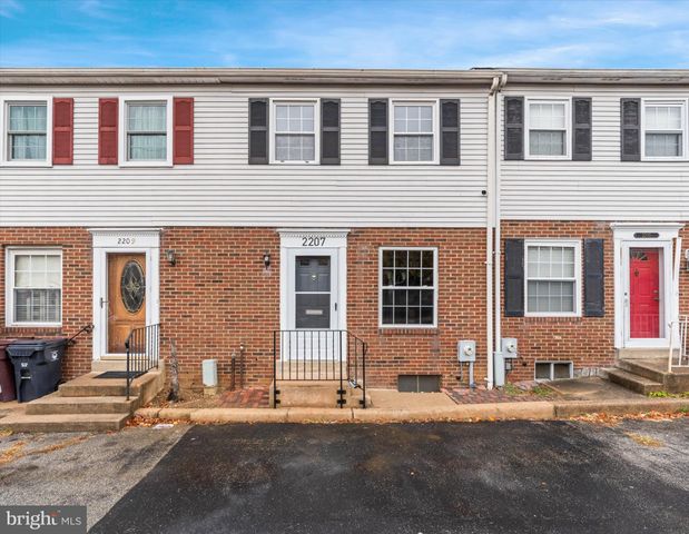 $259,900 | 2207 Pyle Street | The Flats