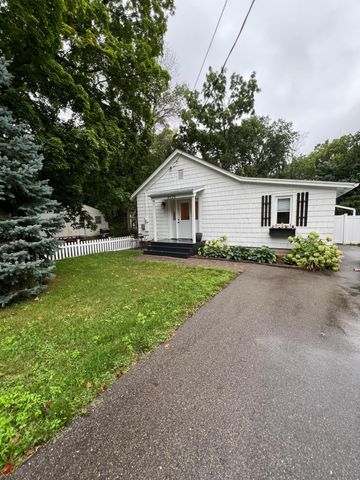 $2,100 | 3520 Livingston Avenue | Orono