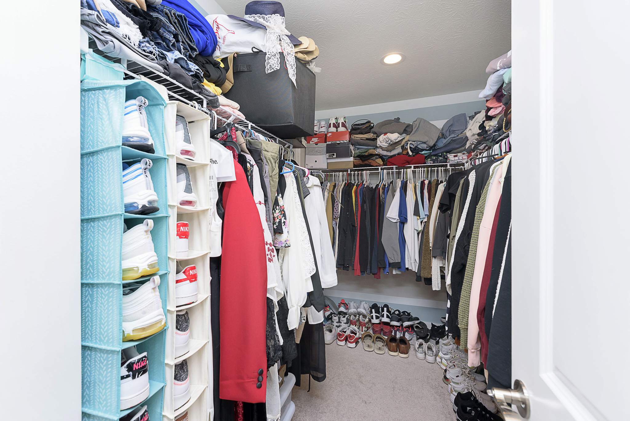 Nik's Closet Style - NiK's Closet