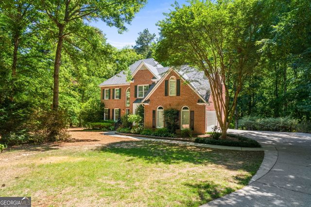 $465,000 | 2215 Whispering Pines Lane | Lakehaven