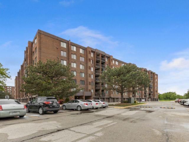 $110,000 | 500 Park Avenue, Unit 338 | Calumet City