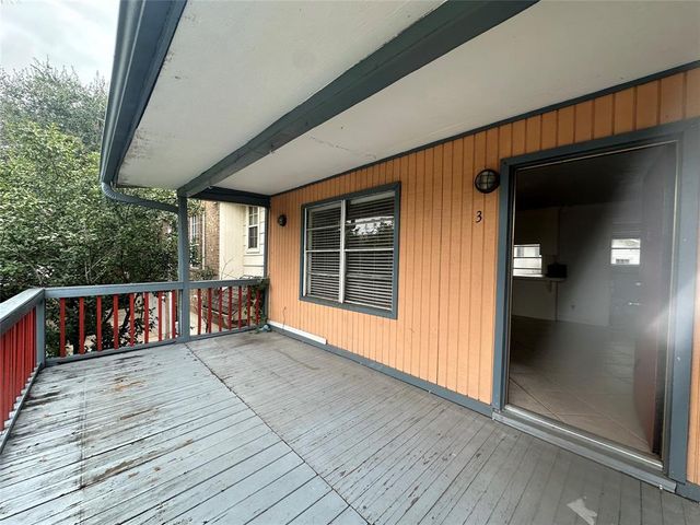 $1,050 | 613 Pacific Street, Unit 3 | Montrose