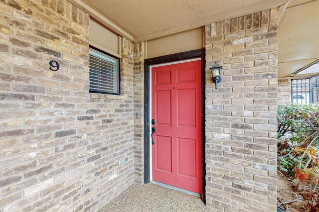 $260,000 | 207 East Harwood Road, Unit 9 | Bear Creek Bend