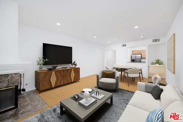 $4,750 | 930 North Doheny Drive, Unit 206 | West Hollywood Vicinity