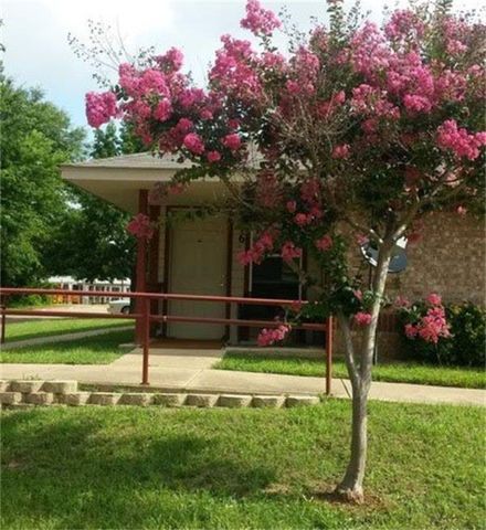 $709 | 1500 East Marshall Avenue | Longview