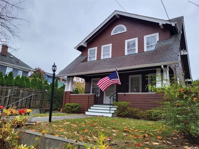 $985,000 | 50 Webster Avenue | Port Washington