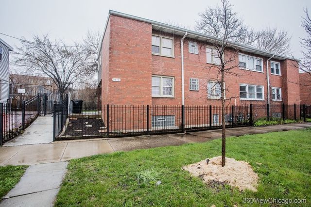 $2,100 | 3711 South Michigan Avenue, Unit 2 | Bronzeville