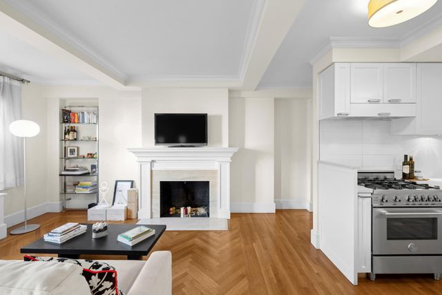 $6,250 | 167 East 82nd Street, Unit 6C | Upper East Side