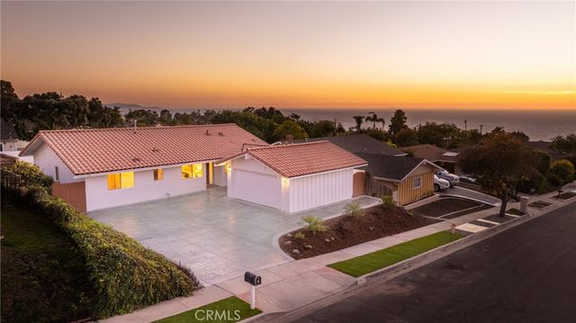 $1,599,000 | 6934 Lofty Grove Drive | Los Verdes