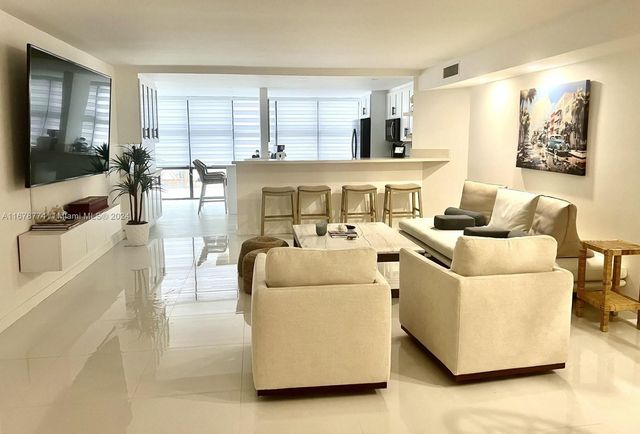 $4,950 | 6423 Collins Avenue, Unit 203 | Mar del Plata