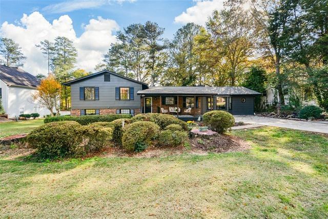 $525,000 | 689 Concord Road Southwest | Mableton