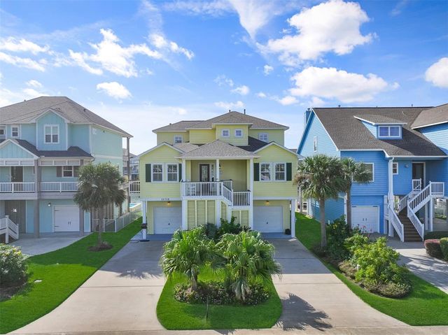 $1,465,000 | 13719 Windlass Circle | Pirates Cove