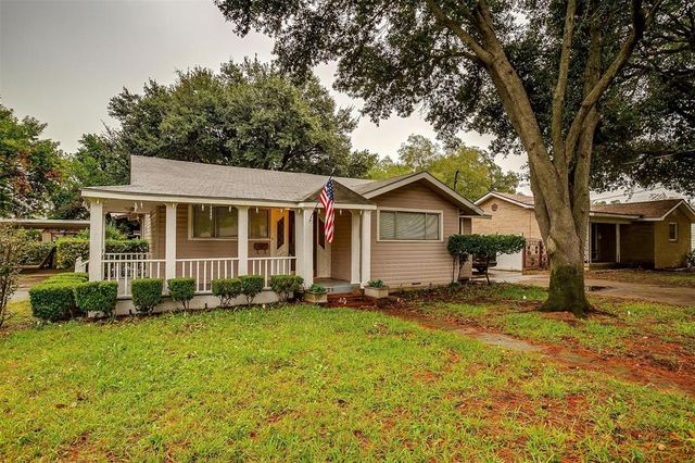 $244,900 | 328 Frontier Street | River Oaks