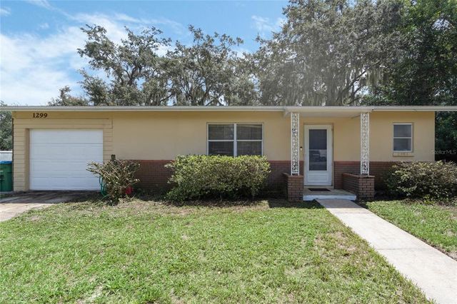 $800,000 | 1299 Fountainhead Drive | Deltona Lakes