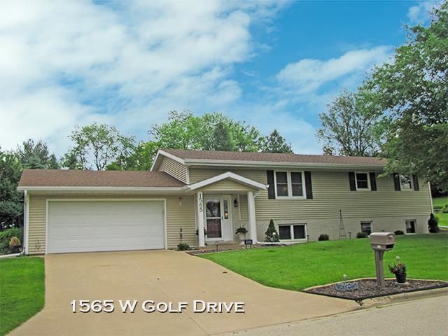 $349,900 | 1565 West Golf Drive | Platteville