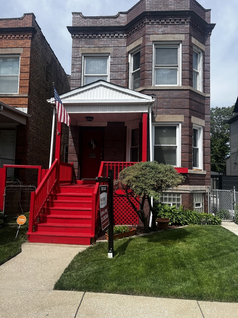 a front view of house with yard