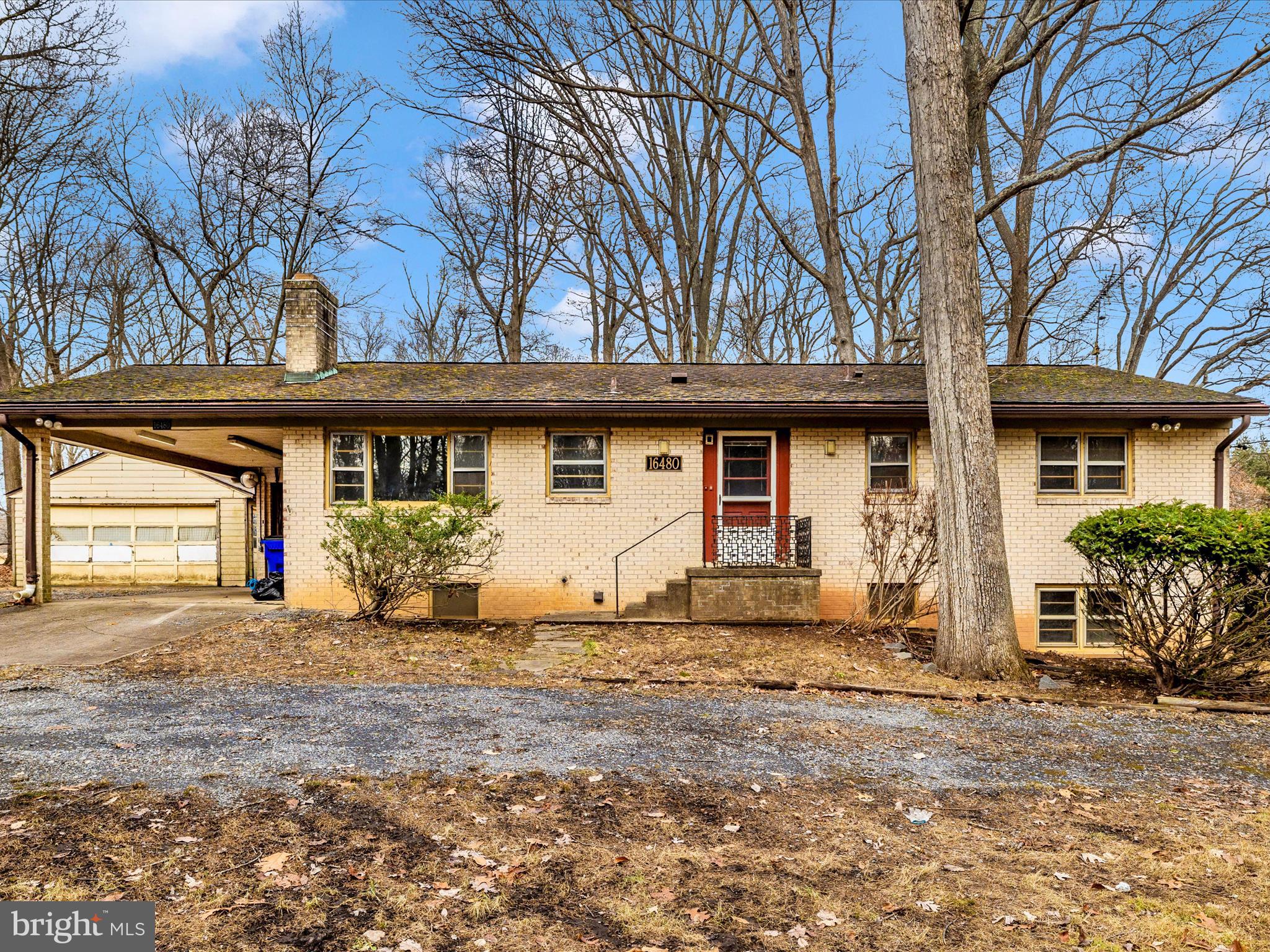 a front view of house with yard