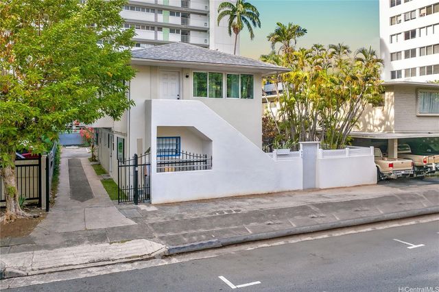 $2,899,000 | 448 Kuamo'o Street | Waikiki