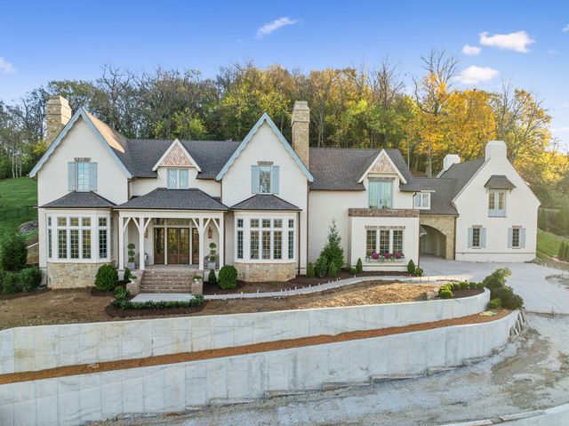 $5,524,000 | 391 The Lady Of The Lake Lane | Avalon