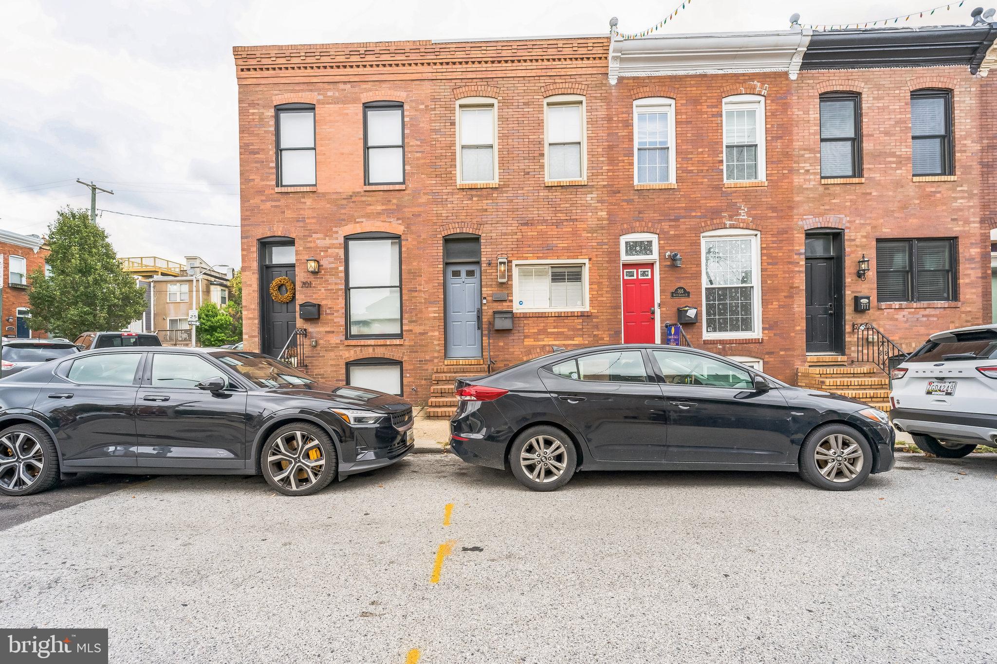 a car parked in front of a building